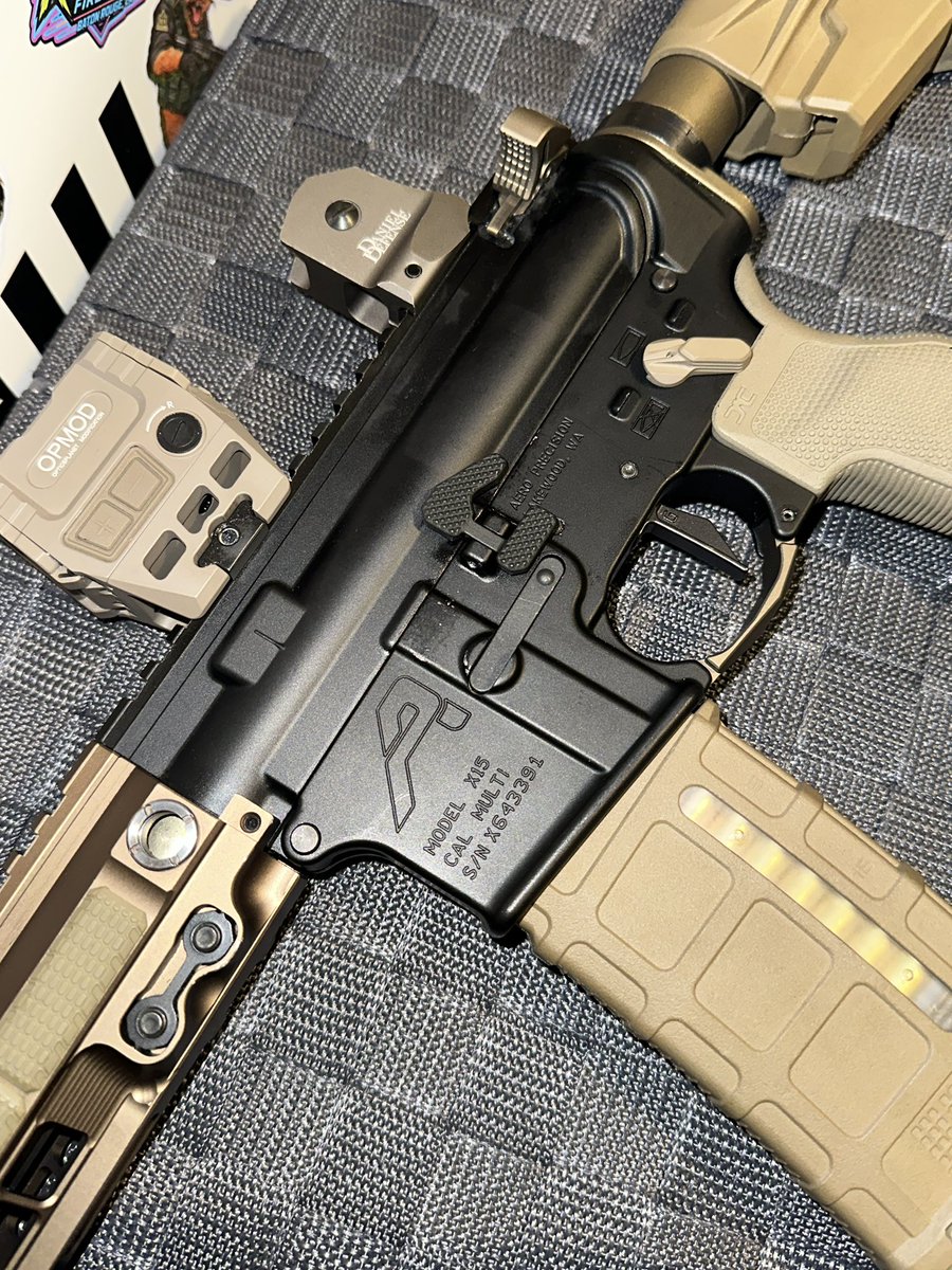 Tacticaljavi999's tweet photo. @radianweapons Ambi 45 degree safety✅ 🔥#FDE #ARP #Geissele #AeroPrecision #DanielDefense #Holosun #AEMs https://t.co/uQepnKSyaP