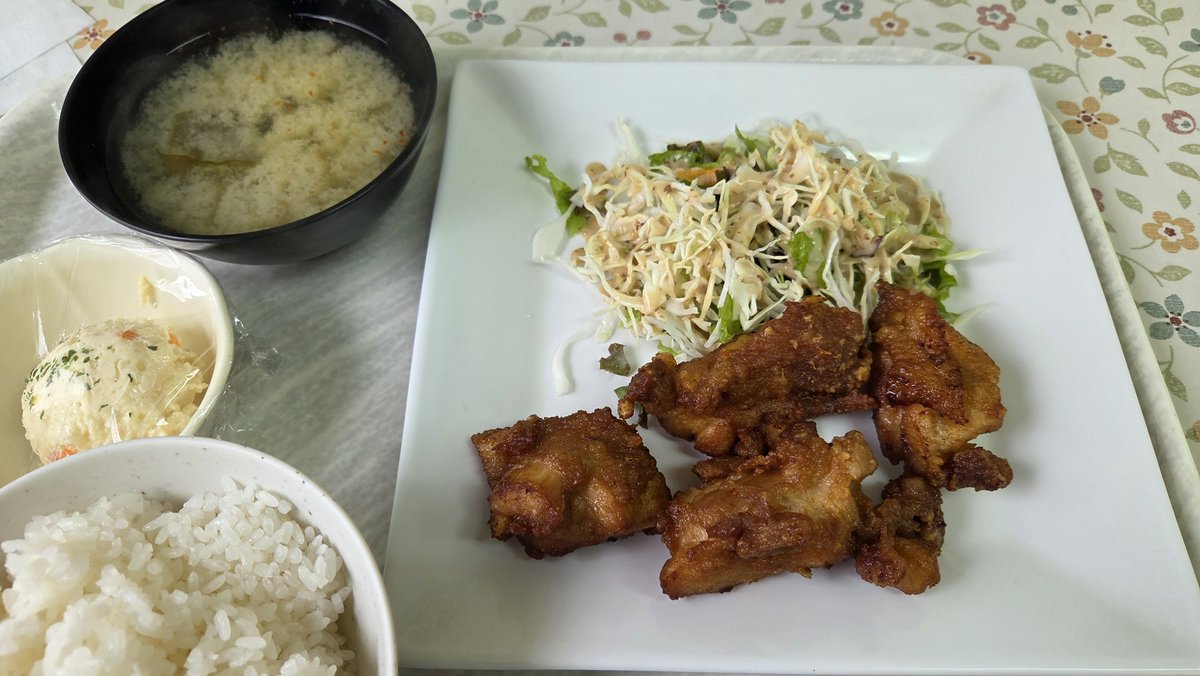 38ken180x's tweet photo. 鶏から揚げ♪
#社食 https://t.co/2J7AcveM1s