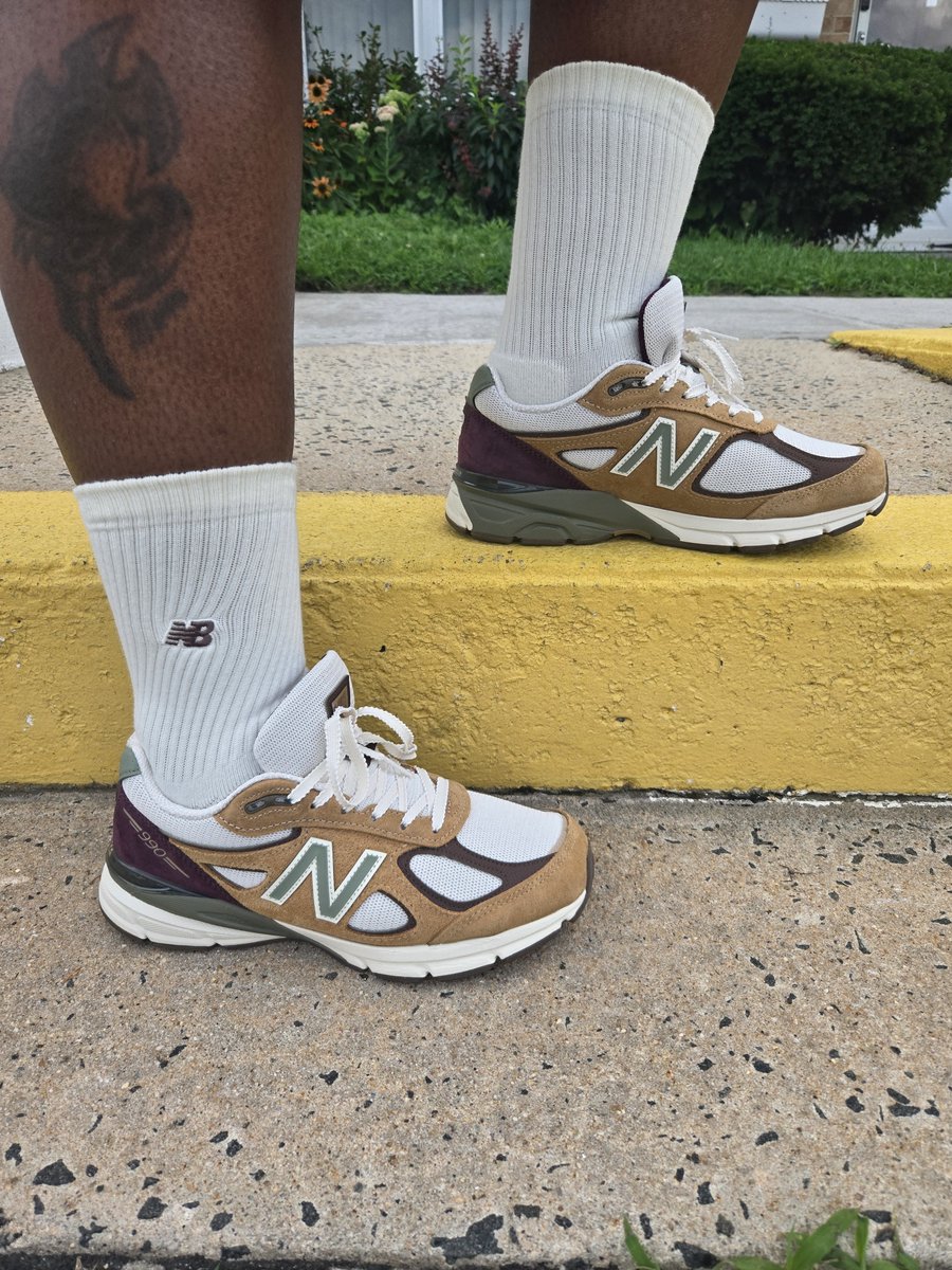 trudyspeaks's tweet photo. Sunday
🧢: Paper Planes 'Reasonable Doubt' Jay-Z30 snapback 
👕: Beeyeconic Jay-Z tee
🩳: FOG 
🧦: New Balance 
👟: Cncpts × New Balance 990V4 'Patina' 
.
.
.
#newbalance #newbalancesociety #nbsonly #nbsocialclub #nb990v4 #kotd #cncpts #beeyeconic #paperplanes #jayz30 #fog https://t.co/PFKJ8qBTt4