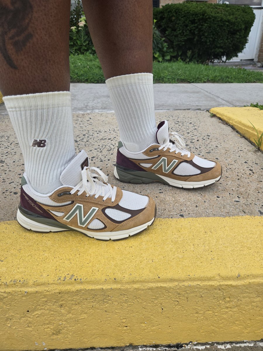 trudyspeaks's tweet photo. Sunday
🧢: Paper Planes 'Reasonable Doubt' Jay-Z30 snapback 
👕: Beeyeconic Jay-Z tee
🩳: FOG 
🧦: New Balance 
👟: Cncpts × New Balance 990V4 'Patina' 
.
.
.
#newbalance #newbalancesociety #nbsonly #nbsocialclub #nb990v4 #kotd #cncpts #beeyeconic #paperplanes #jayz30 #fog https://t.co/PFKJ8qBTt4