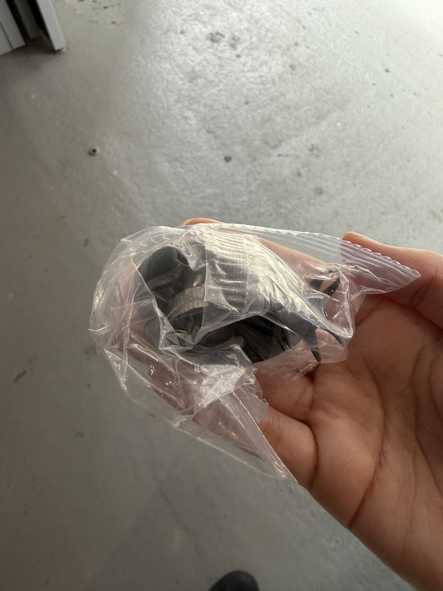 mmochi1702's tweet photo. 【交換】チェンソーマン マスクコレクション レゼ編

譲：ボム
求：ビーム

明日まで池袋におります。現地のみでの交換優先します。よろしくお願いいたします。 https://t.co/dZ610HgW3T