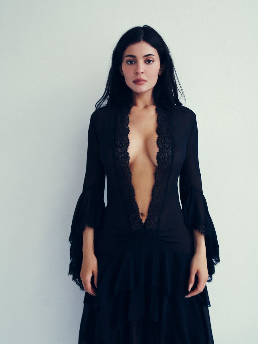 JumpTrailers's tweet photo. Kylie Jenner for Khy https://t.co/2Z3Lui1QqQ