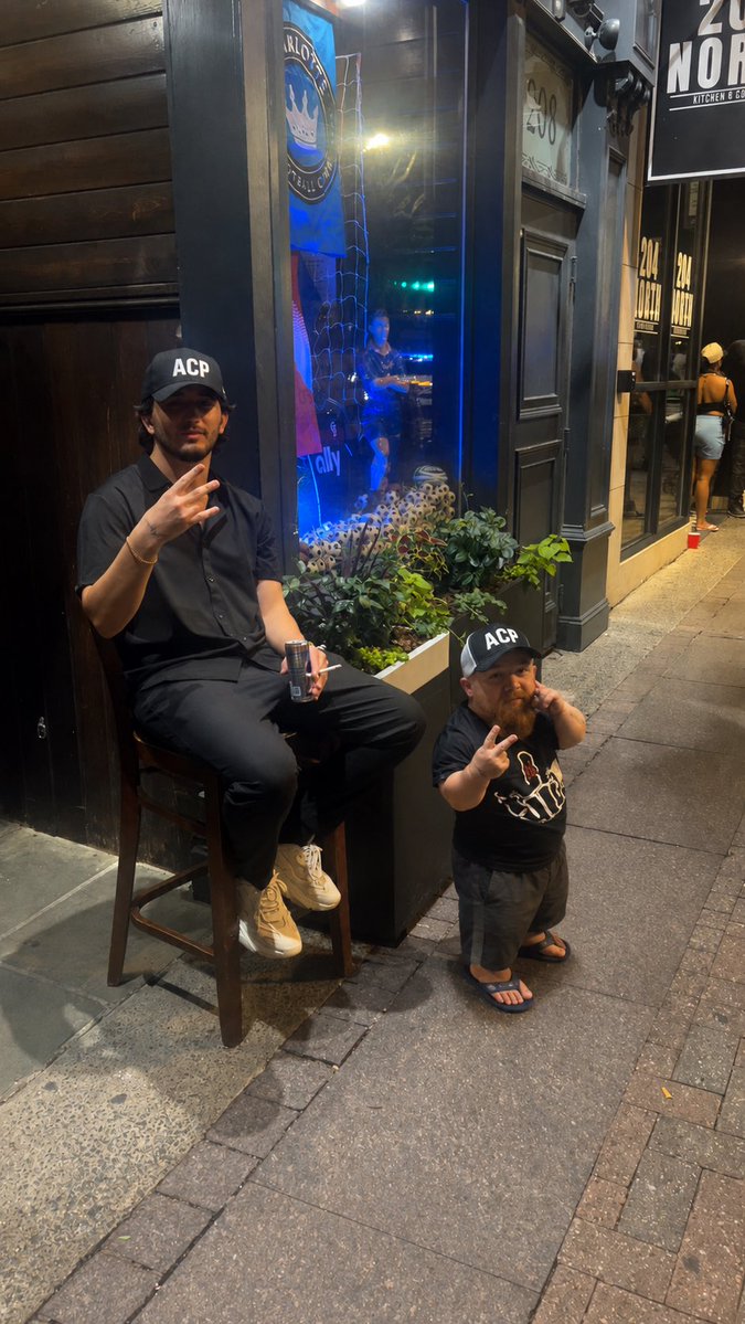 NOKSTERRR's tweet photo. I met Caleb T. Maupin made him wear a ACP hat cool tiny little man 

He had harsh words about Haz but I made buddy apologize https://t.co/jae7EWyE5W