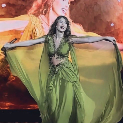 LissySwift13's tweet photo. she was a fairy 🧚🏻‍♀️ https://t.co/LEC9qaLhzV