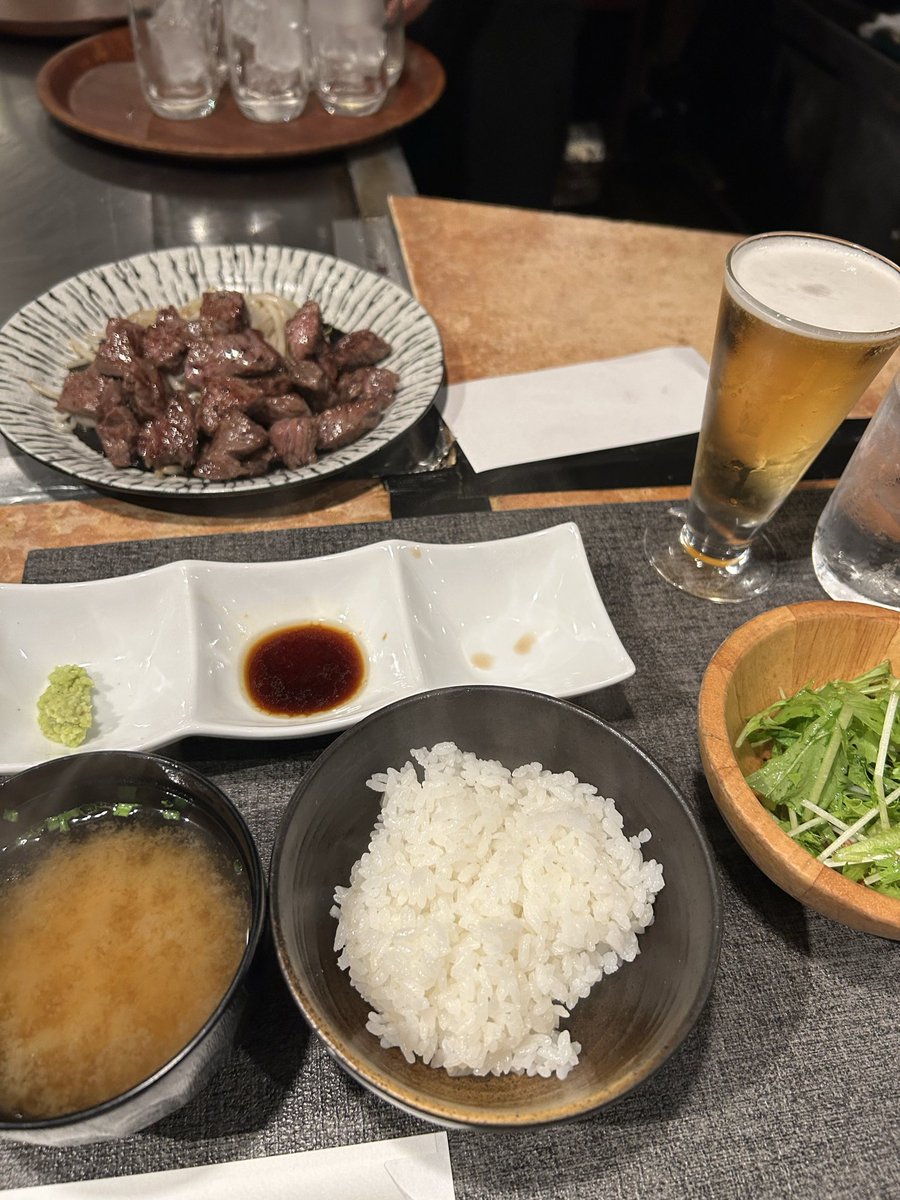 rumirumix's tweet photo. 今日のランチ！
新宿西口　ステーキパンドラで､パンドラステーキ200gにランチビール追加。ご飯は少なめで。
美味しいわぁー❤️ https://t.co/tm0x80XRTg