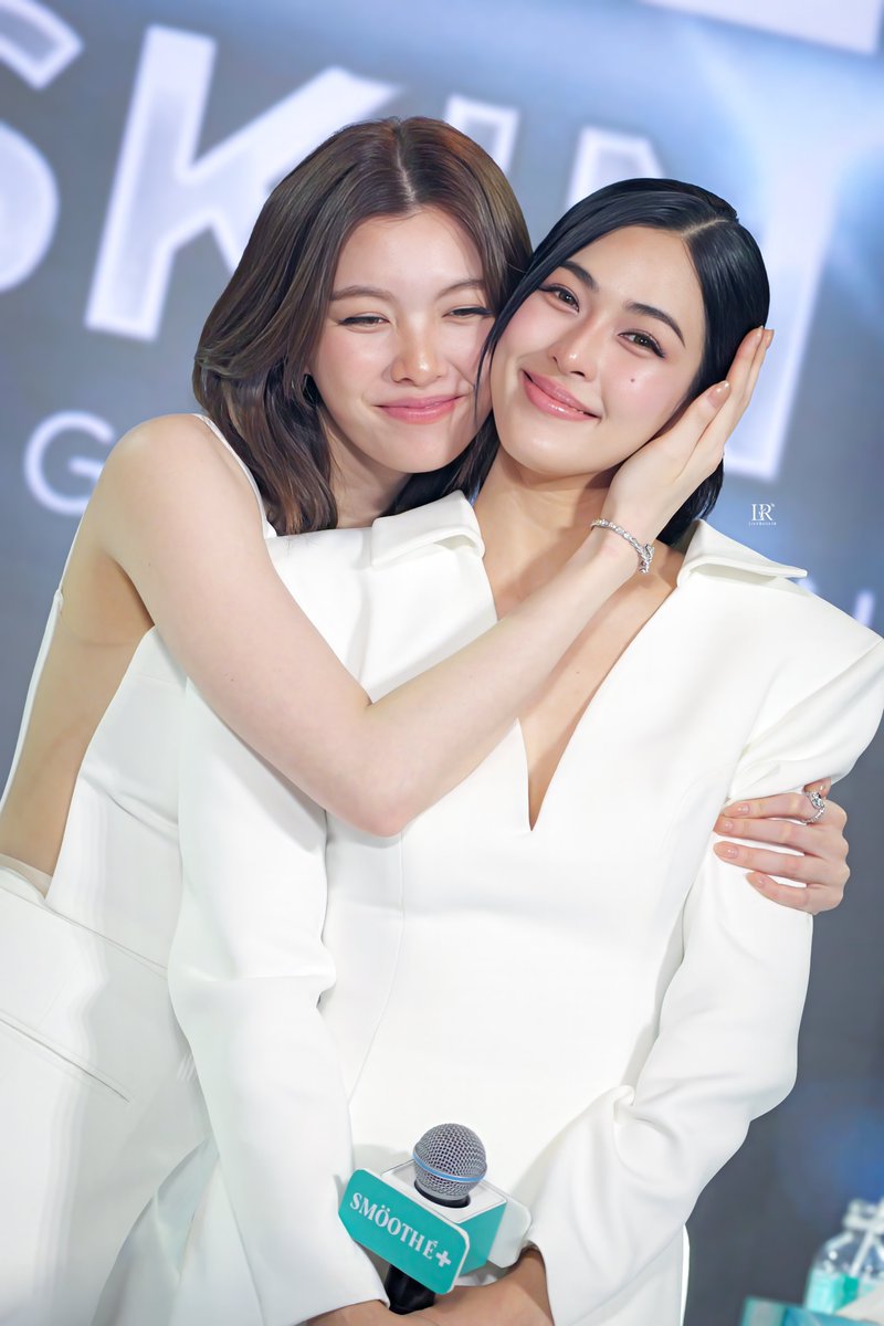 LilyRose38_TH's tweet photo. มาข้าแต่มานะ ช่วงนี้ป้าอ่อม โปรดเห็นใจวัยชราภาพ 🤍

LINGORM PRESENTER SMOOTHE
#LingOrmxSmoothE_FIERCESKIN
#หลิงออม‌ #lingorm https://t.co/rMSO8PrY07
