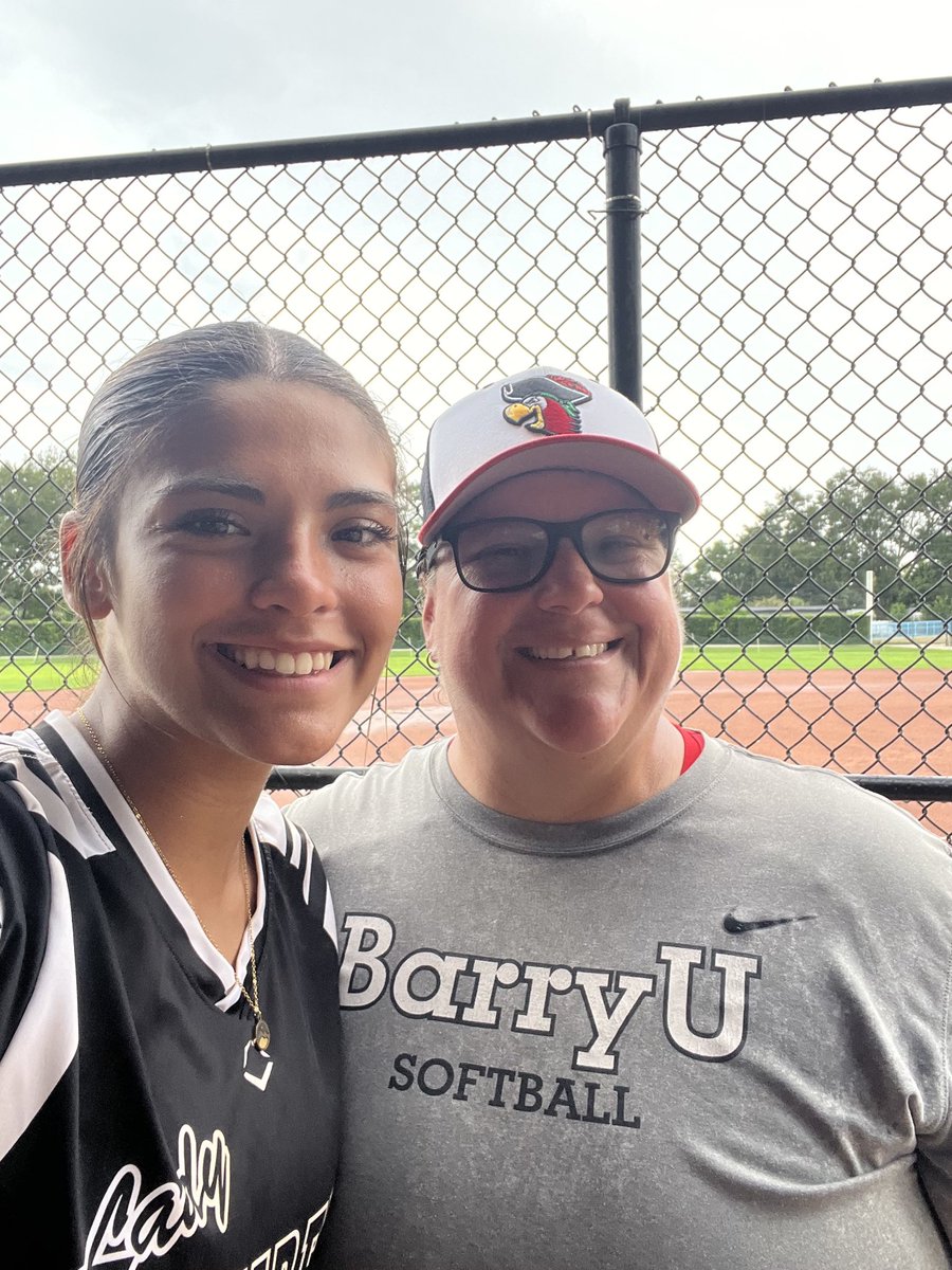 RomanCatchr28's tweet photo. I had a great time this past weekend at the PGF/NSA camp! I appreciate all the coaches coming out this weekend and making everything run smoothly and efficiently. Thank you for the opportunity. @CoachCamacho27 @CoachAJ_40 @CoachJ34 @CoachMarioH @NSU_Softball #2028 #softball #camp https://t.co/DQ7TtWHE3N