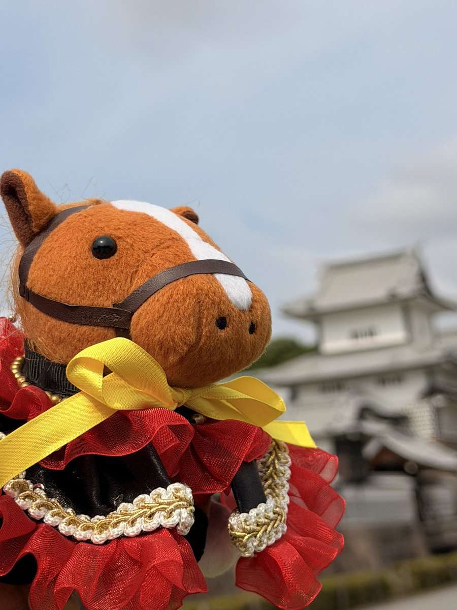 ordeep520's tweet photo. 金沢（&amp;白川郷）旅行に行ってきました！
前田利家を祀っている尾山神社で勝ち守りを買ってきたので、ロブチェン三冠祈願に送りたい……現役馬に送ったことないんだけどネットで調べたように厩舎宛に送れば良いのかなあ…… https://t.co/ymdIWF3SLe