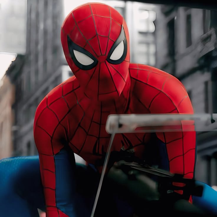 MCUFilmNews's tweet photo. Destin Daniel Cretton, when asked if he's open to directing ‘SPIDER-MAN 5’.

“Sure”

(via: @DEADLINE) https://t.co/P1GDtShFfJ
