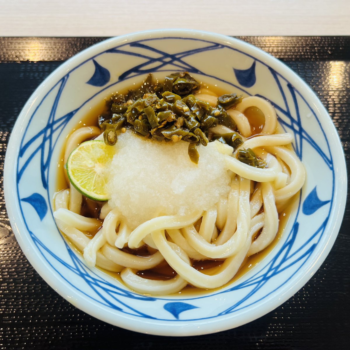 mutsuki888's tweet photo. 【2026年8月3日】
朝に無塩トマトジュース🍅

お昼に丸亀製麺の青唐おろしうどん🫑

…CoCo壱の20辛や中本の北極10倍を完食出来るけど、これは辛過ぎて胃腸が…😆

夜は広尾の天ぷらとワインしので
おまかせコースとマリアージュのお酒🍤

食べログはコメント欄に🍽️

食事記録はカロミルを利用 https://t.co/vc7Liwpx63
