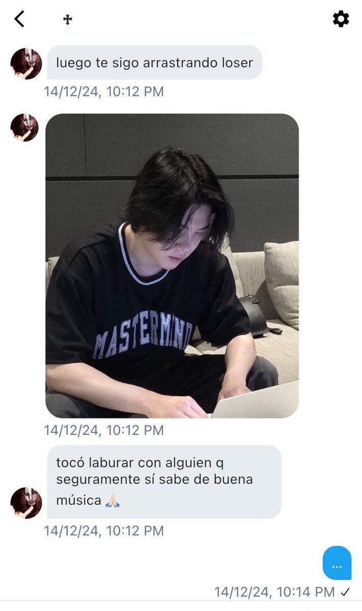 spiderkooirl's tweet photo. critical darling — taegi au !

donde taehyung es fanático del metal y está secretamente enamorado de su compañero de clase, debido a que siente que mantienen gustos similares.

lo que no sabe es que es el kpoper con el que se bardea todos los días en twitter. 

#taegi #taegiau https://t.co/3hmB3wumyP