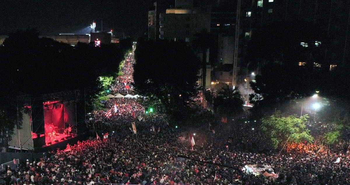 sietepepas's tweet photo. Pueblo y mayoría en la ciudad 🇦🇹 https://t.co/yxnkx3xMn5