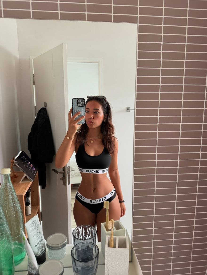 user19229929's tweet photo. Aimee Jai Hall Blacked 12 #Blacked #BNWO #bbc #qos #aimeejaihall https://t.co/mHgIiO1SiP