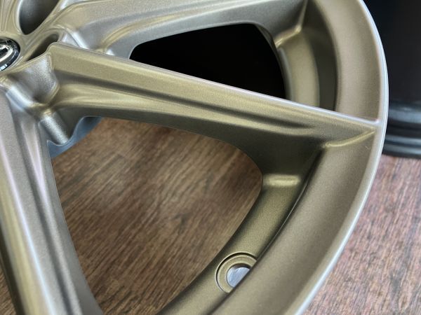 YOKOHAM70088698's tweet photo. Ridge Green Limited仕様 ブロンズカラー塗装済！
純正をカスタム塗装で仕上げました！

#トヨタ
#スバル
#GR86
#FT86
#インプレッサ
#BRZ
#カスタム塗装
#仕上済み
#美品
#横浜ガレージ館
#綾瀬S.I.C.店

当店直販サイト：https://t.co/5cAgvBj1Hj
Yahooオークション：https://t.co/B3IgjFVaXJ https://t.co/46qsRERDJC
