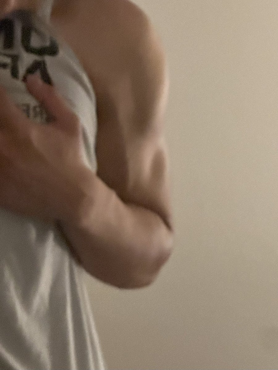 umwhtsthat's tweet photo. Gym https://t.co/UDTDC5xyci