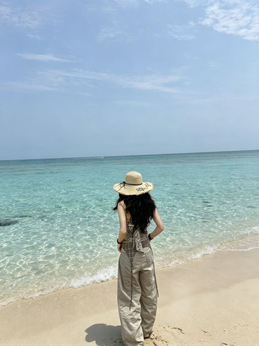 CicdGkele's tweet photo. Beach selfie poses without showing your face

#BeachSelfie https://t.co/Kfgz5LzbFS