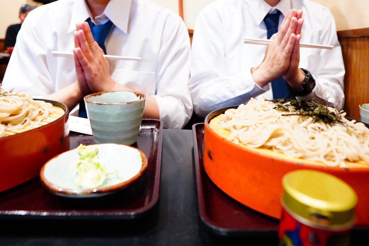 kkc0s73's tweet photo. 【Detective Conan/cosplay】
大和敢助
諸伏高明:@hakumei___ 
 ﹉
    いただきます🥢
 ﹍
photo:@mikatyuuuuuuu 
#コスライ https://t.co/qo6483qB6h