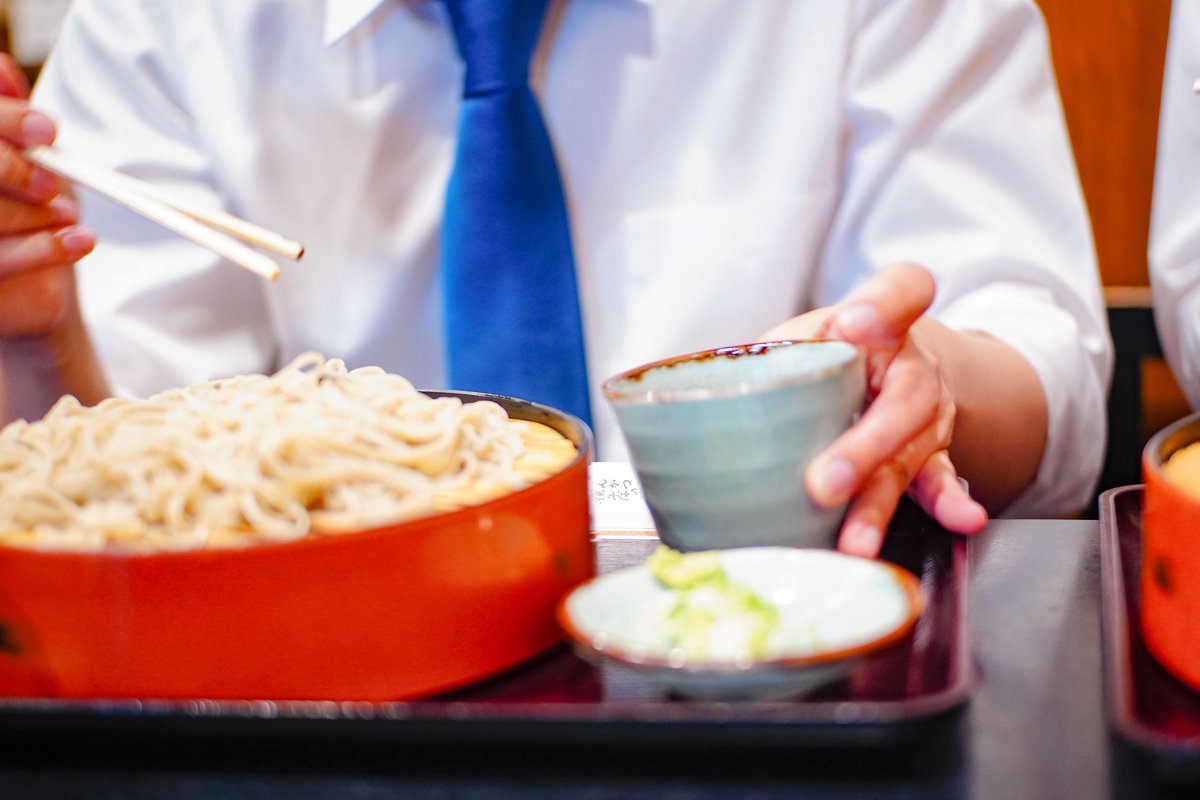 kkc0s73's tweet photo. 【Detective Conan/cosplay】
大和敢助
諸伏高明:@hakumei___ 
 ﹉
    いただきます🥢
 ﹍
photo:@mikatyuuuuuuu 
#コスライ https://t.co/qo6483qB6h