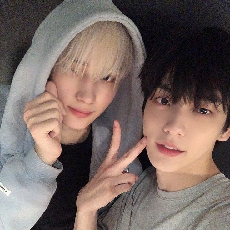 kari_forkai's tweet photo. 내가 너무나도 좋아하는 껌딱사진... https://t.co/cwneg4mlWY