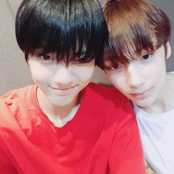 kari_forkai's tweet photo. 내가 너무나도 좋아하는 껌딱사진... https://t.co/cwneg4mlWY