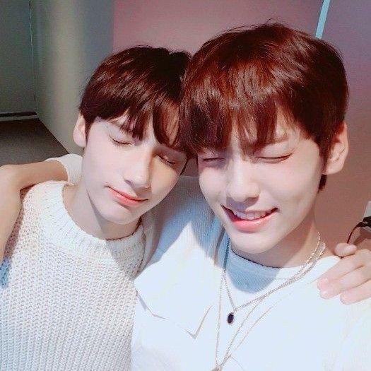 kari_forkai's tweet photo. 내가 너무나도 좋아하는 껌딱사진... https://t.co/cwneg4mlWY