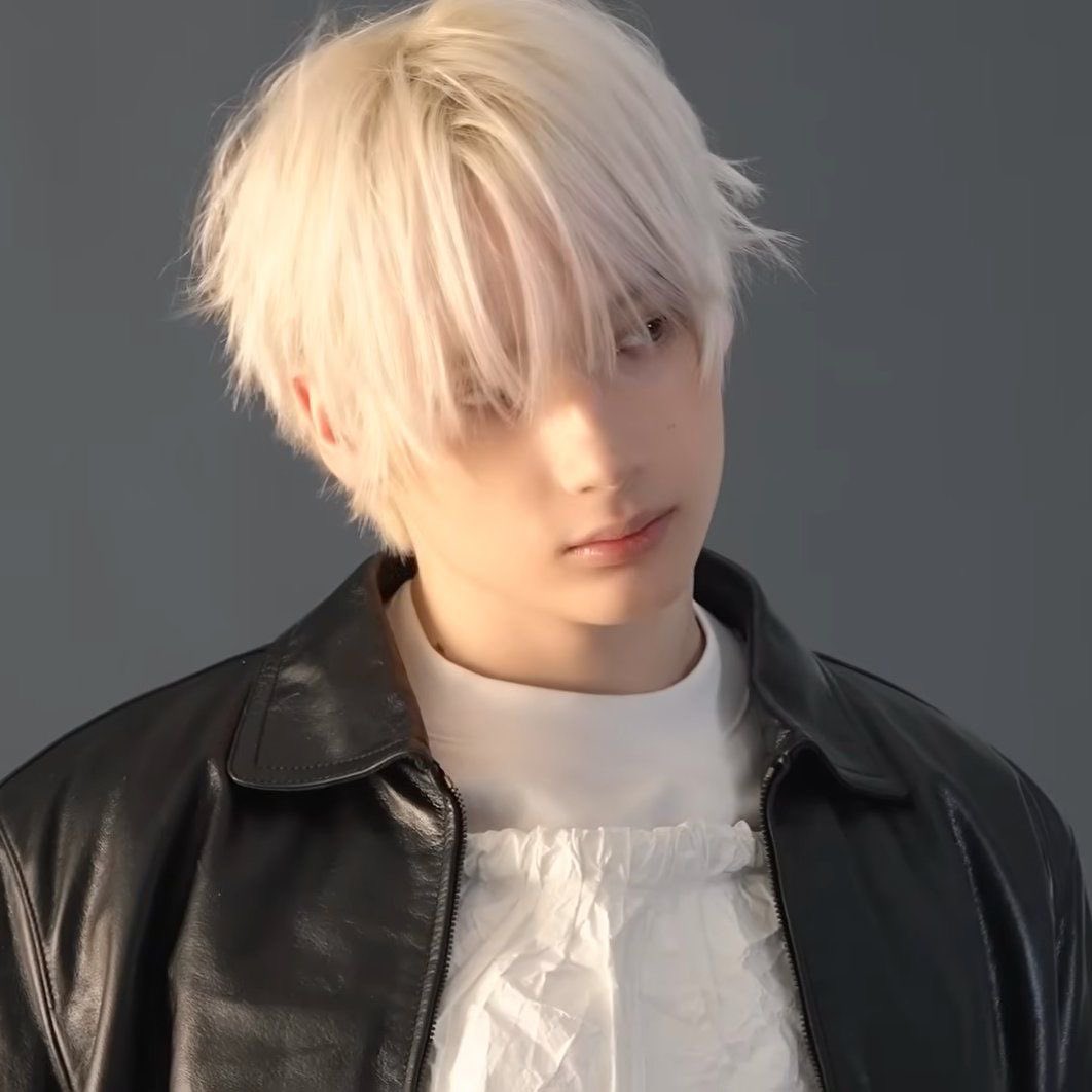yeouzzn's tweet photo. if I was kai, i’d keep this hair color for a bit much longer too https://t.co/H4mVb5GzEM