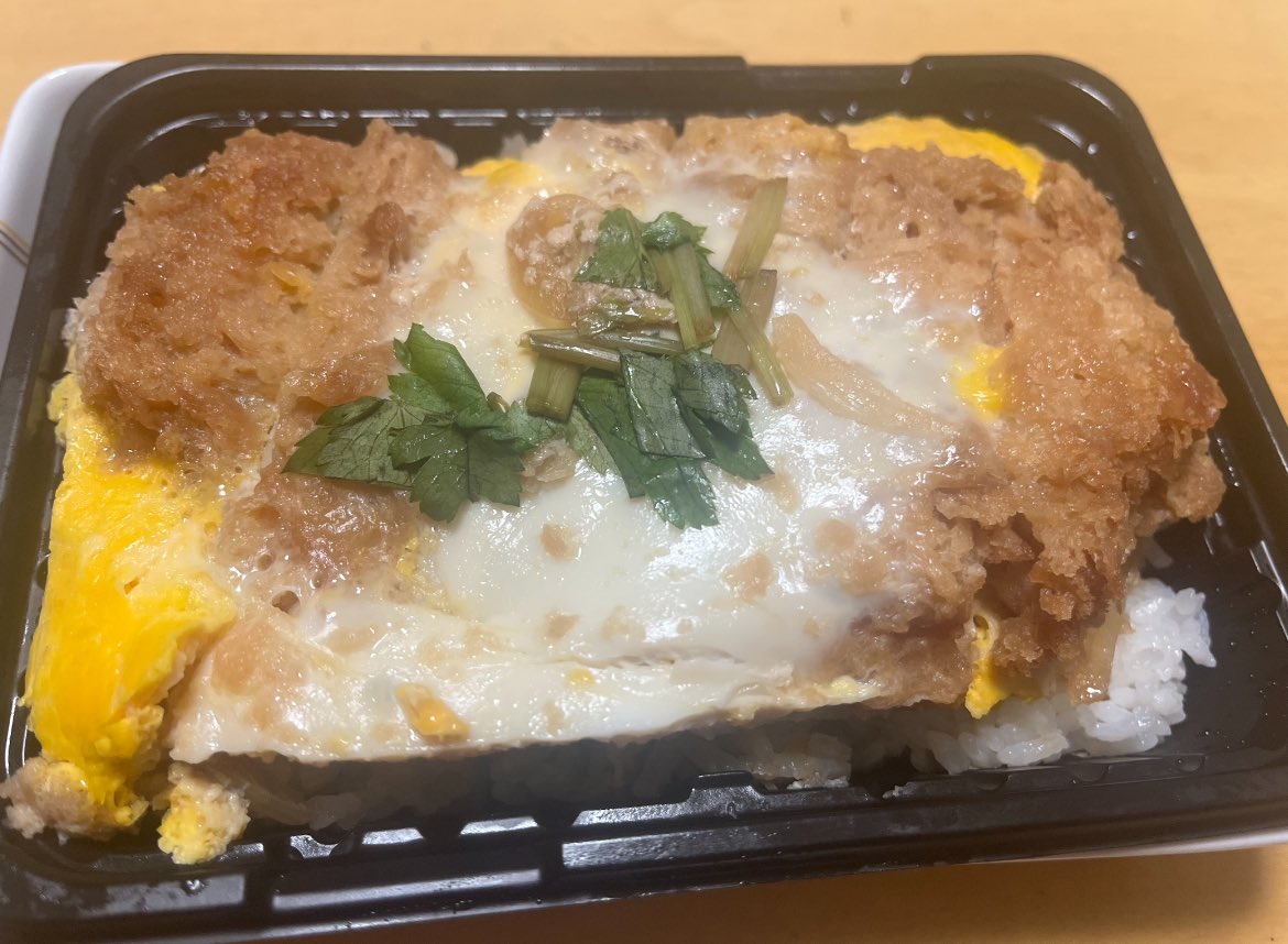 jokergxzero's tweet photo. 自習室から帰宅
お昼ご飯食べます(´・∀・｀) https://t.co/pw2DKGuNOW