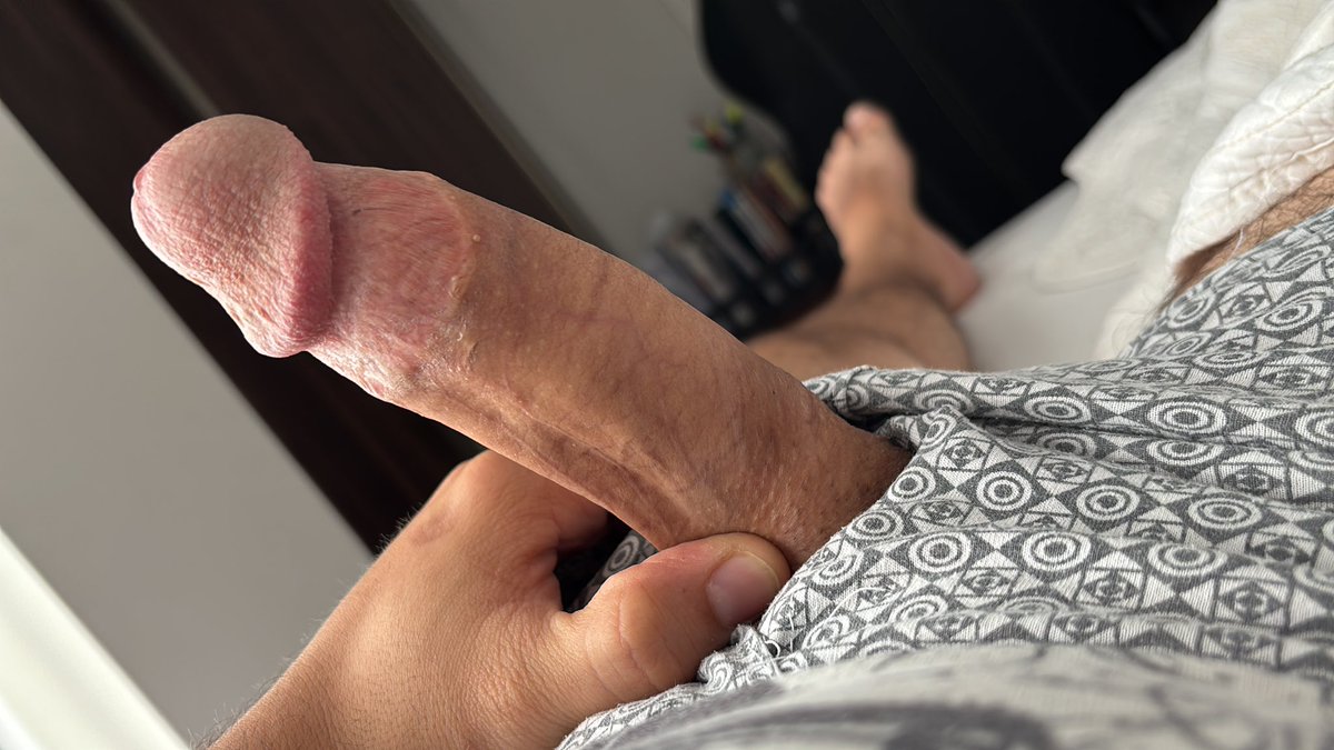 Cankxo's tweet photo. @YuGayHo Hi baby follow me DM 🍆💦💦💦 https://t.co/3vDNhowVKD