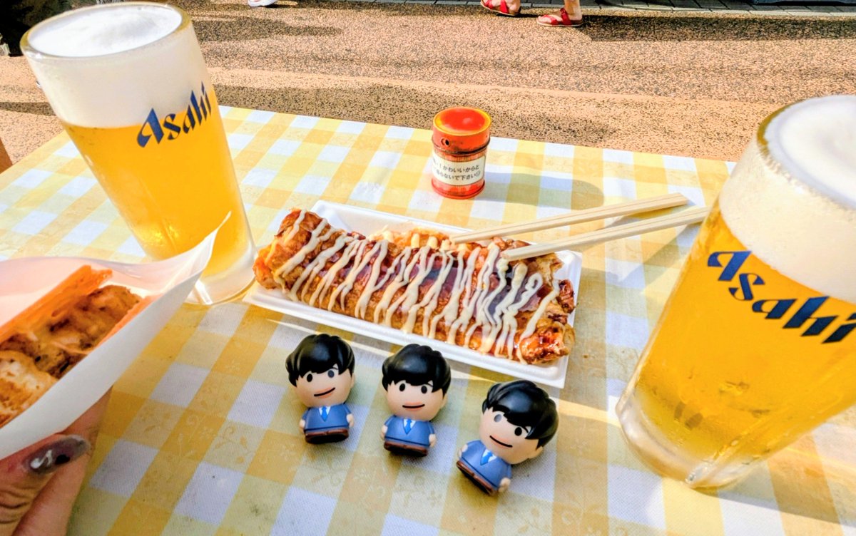 ktanakashi's tweet photo. 【母さん遠征の思い出】
8/1 谷中銀座
聖地が詰まっておる、夢の国だった…
滝汗で食べるイカ焼き最高!
ビールがすすむこと!(笑)
美味しいもの沢山食べて、目にもお腹にも楽しすぎた♡
#いか焼やきや
#ilot
#CHAYA松緒
#ザクロ ←お姉さん談最高でした🤣 https://t.co/HRLFK5ic4z