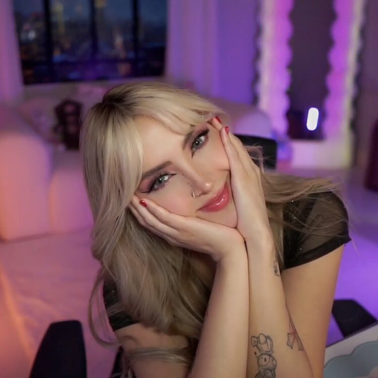 elissitha_'s tweet photo. Que hermosa mujer 
Amándola 💓💗 https://t.co/aPnbnNHSGB