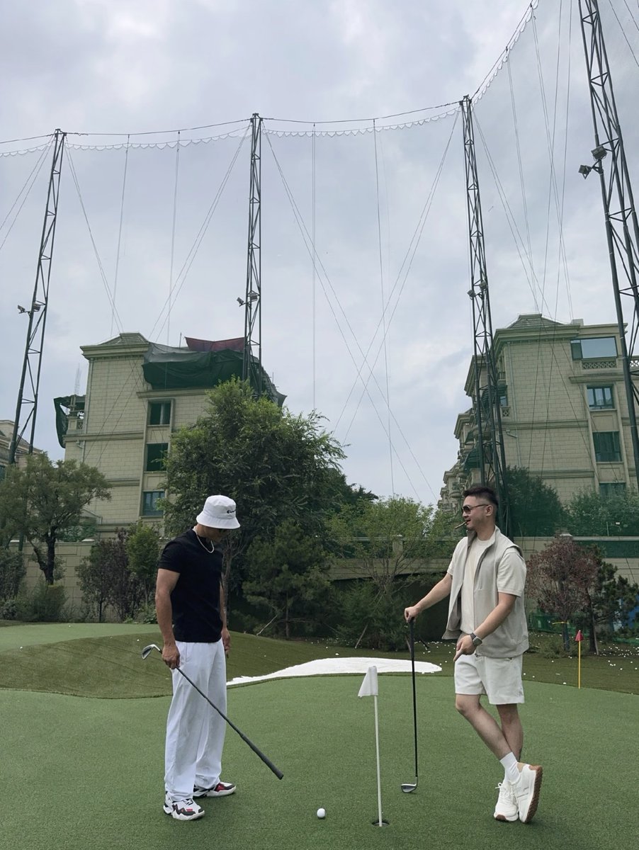hsnyk127's tweet photo. この一戦、俺は絶対に負けない
だって負けたら、相手の旅行代を1年分も払うことになるしね
…ってことで、彼の財布を完全に破壊する準備はできてる（笑） https://t.co/dW14PAjIh5