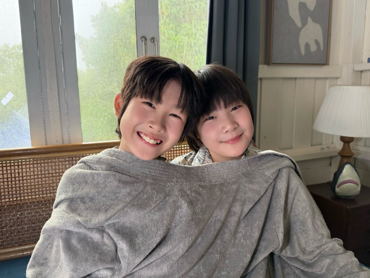 KhemjiraSeries's tweet photo. แหน่ะ ๆๆๆ 🧐 มีเด็กที่ไหนแอบมาเล่นแถวนี้หรือเปล่าจ๊ะะะ 

เจ้าเสือเจ้าสิงห์รีบไปกินข้าวเร้ววว ถ้าช้าพี่ลูกแอดเตือนไว้ก่อนนะจ๊ะ ระวังเจอสูตร 5x8 6x9 😣🤪

#เขมจิราตอนพิเศษถ่ายละเด้อ https://t.co/2Cq9552hBM