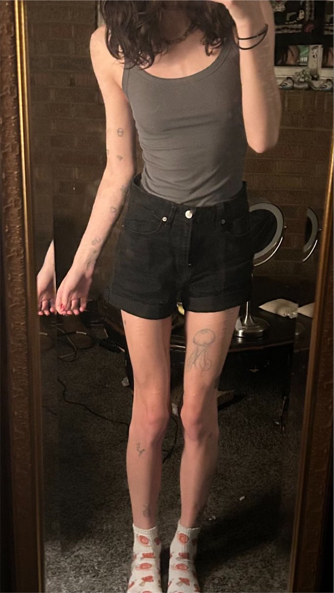 taboofish's tweet photo. someone plz tell me what bmi i look 🙏i’m loosing my mind i feel like ive gained sm weight since my last weigh in. #edrtwt #shedtwt #bodycheck https://t.co/In81Z2uBKg