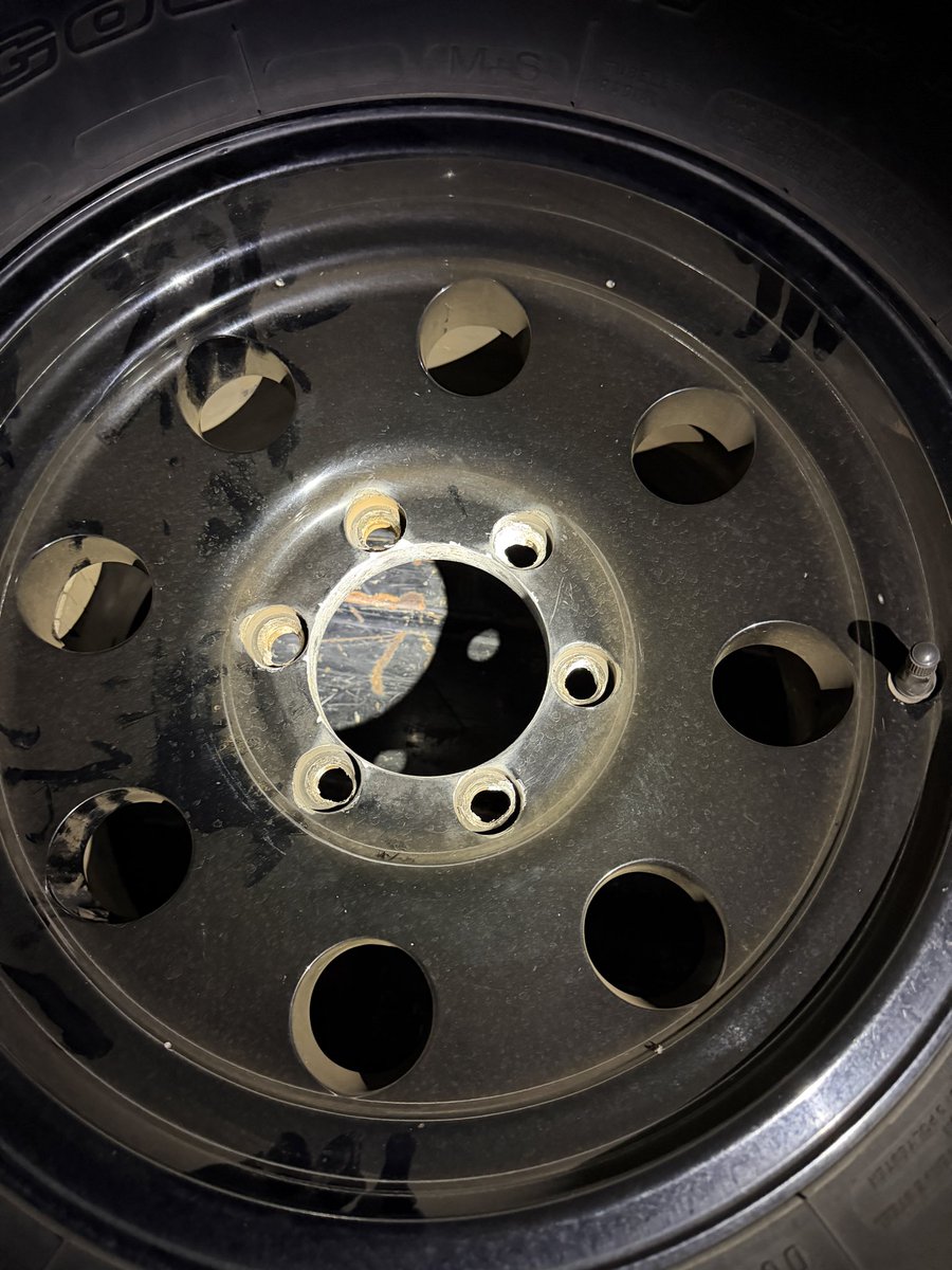 petemata_'s tweet photo. Can’t believe my wheel fell off at 70mph after @DiscountTire installed my wheels incorrectly. #fail #tire #wheel #discounttire https://t.co/C0Z9RJ091b