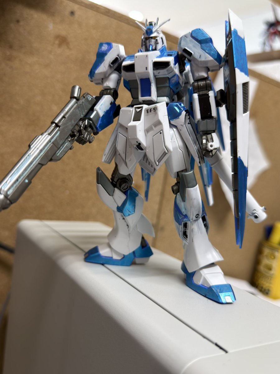 tottinnoyasumi's tweet photo. 小学校2年生の作品なんです
コツコツ作って
コツコツガンダムマーカーで塗り
コツコツ墨入れして完成しました
凄いっ‼️😊 https://t.co/0bXAg99gwV
