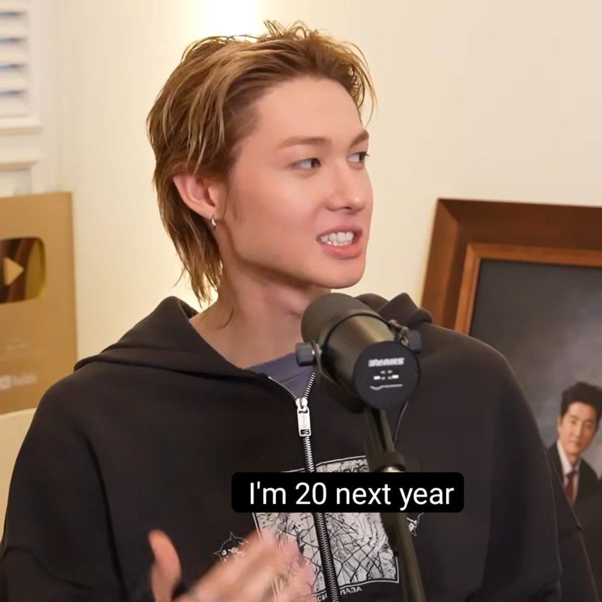 eomcoertis's tweet photo. Martin and his korean age 😭😭 ksksks https://t.co/nhATY2uDPH