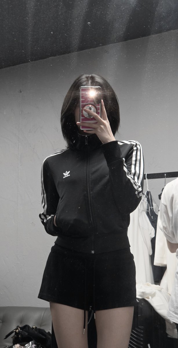 juunkxim's tweet photo. 🖤; https://t.co/Lzmf8KNnwZ