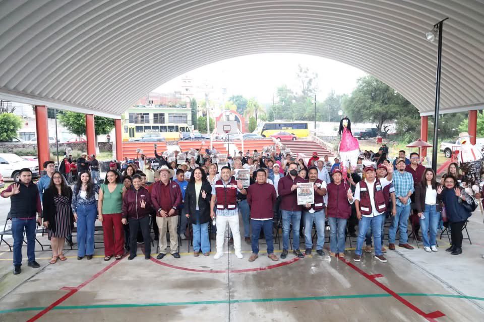 GilbertoHRuiz's tweet photo. En Ezequiel Montes seguimos defendiendo la #Soberanía junto al pueblo.

Continuamos recorriendo los municipios de Querétaro para participar en asambleas y escuchar de cerca a la gente.

#EnDefensaDeLaSoberanía
@PartidoMorenaMx https://t.co/T9oDtwdNX0