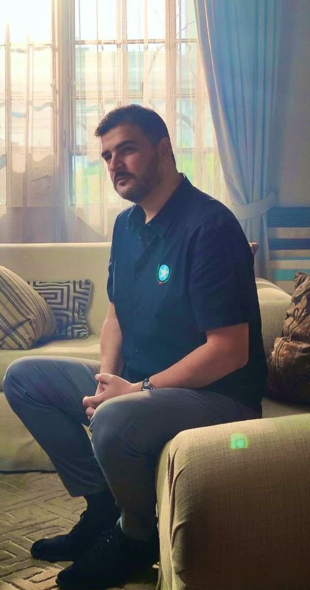 Ferxho_Iniguez's tweet photo. Lo que ha vivido @aquilesalvarez no solo pone a prueba a un hombre; pone a prueba la conciencia colectiva de todo un país. Reacciona País. ✊🏼🇪🇨

Cuando la justicia pierde independencia, pierde el Ecuador entero.

Creen que el miedo doblega a un pueblo. 

Se equivocan.✊🏼❤️‍🔥

La historia ha demostrado que ningún poder, por que parezca reinado, nunca han logrado derrotar para a la verdad y la verdadera justicia. ⚖️ ⌛ 

No somos hacienda de nadie. 
No somos súbditos de ningún gobierno inepto y malvado. 🧬

Somos ciudadanos libres que creemos en el Estado de derecho, en la democracia y en una justicia de transparencia y que responda únicamente a la Constitución y sus leyes con el debido proceso.
No a ningún gobierno de turno. 

Toda decisión tiene consecuencias. 
A fiscalía, jueces, funcionarios estáles que se prestaron para esto esperamos puedan dormir con la conciencia tranquila. Sus acciones tendrá consecuencias en un futuro no muy lejano. 

La historia termina juzgando a quienes usan el poder #Noboa para perseguir y a quienes tuvieron el valor de resistir.

Aquiles, Resiste hno querido🫂🥹🙏🏻 Fiorella, tu fortaleza inspira a millones 🫂❤️‍🩹🙏🏼 tu lucha es nuestra también fuerzas por los bbs y la familia: no están solos. ✊🏼🧔🏻🇦🇷🇪🇨

Ya estamos a la vuelta de la esquina de que llegue la verdad y prevalezca la independencia de justicia.
Y Ecuador levántate alza la frente. Lucha por tu patria. 

¡La resistencia de un pueblo siempre termina siendo más fuerte que el temor de cualquier gobierno abusador! 

#AquilesLibreYa 
#AquilesInocente
#GuayaquilConAquiles
#EcuadorConAquiles
@CIDH