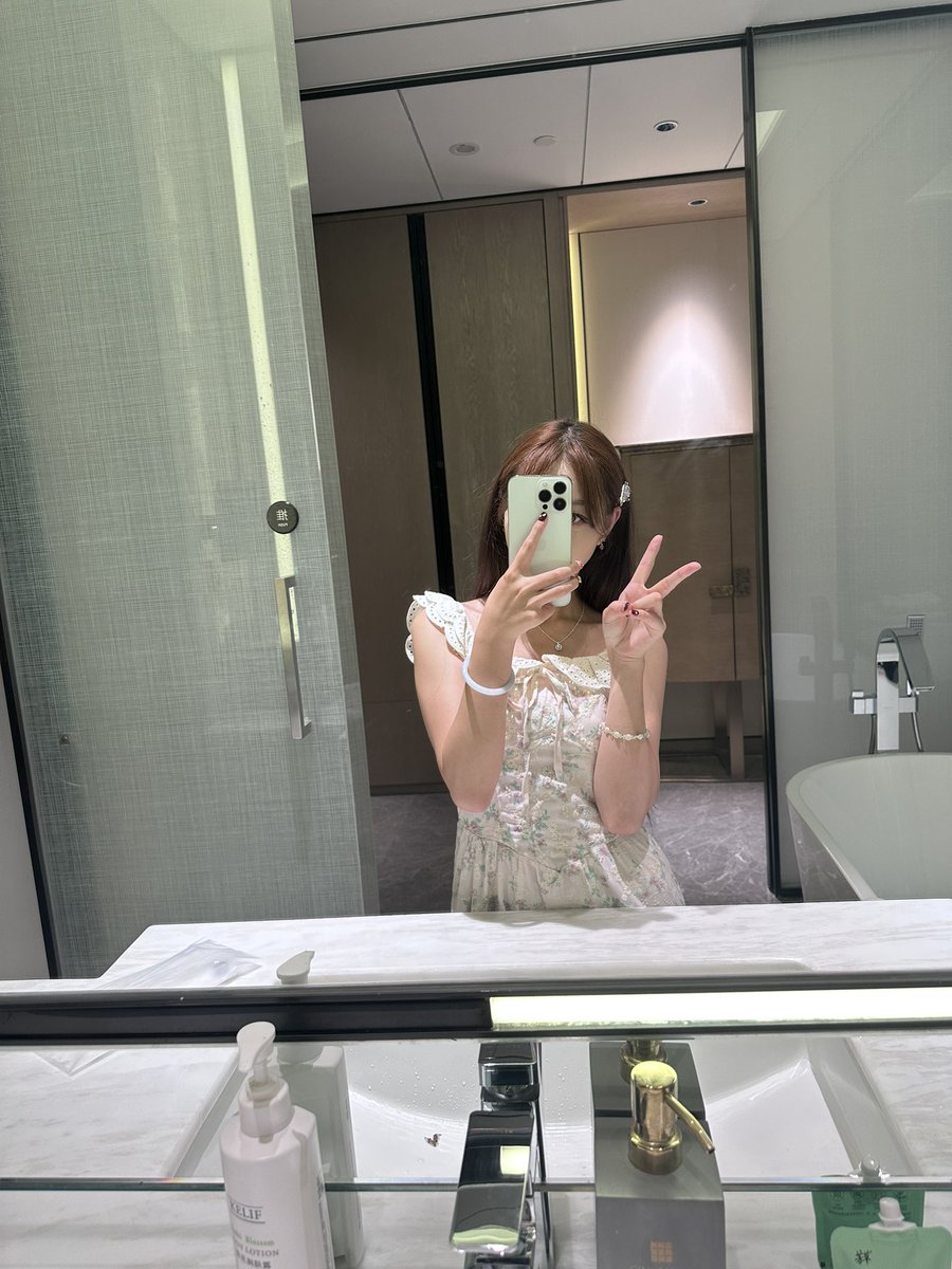 falsa_hippie's tweet photo. 昨晚赶在厨师下班的前四分钟点的餐 
我感觉厨师端菜上来的表情想骂人ヽ(`Д´)ﾉ https://t.co/nJkR8LUich
