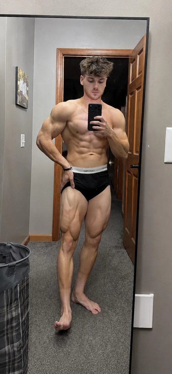 fxjuneboy3's tweet photo. Rate my physique from 1-10 😍 https://t.co/xwLU0TKCCL