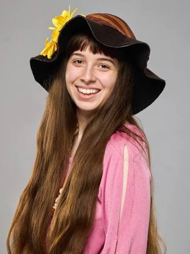 SpinnerTea's tweet photo. She would’ve put all three icons on the block, then went to sleep, and let the house figure out who to evict. #bb28 https://t.co/ilrvskJmKJ