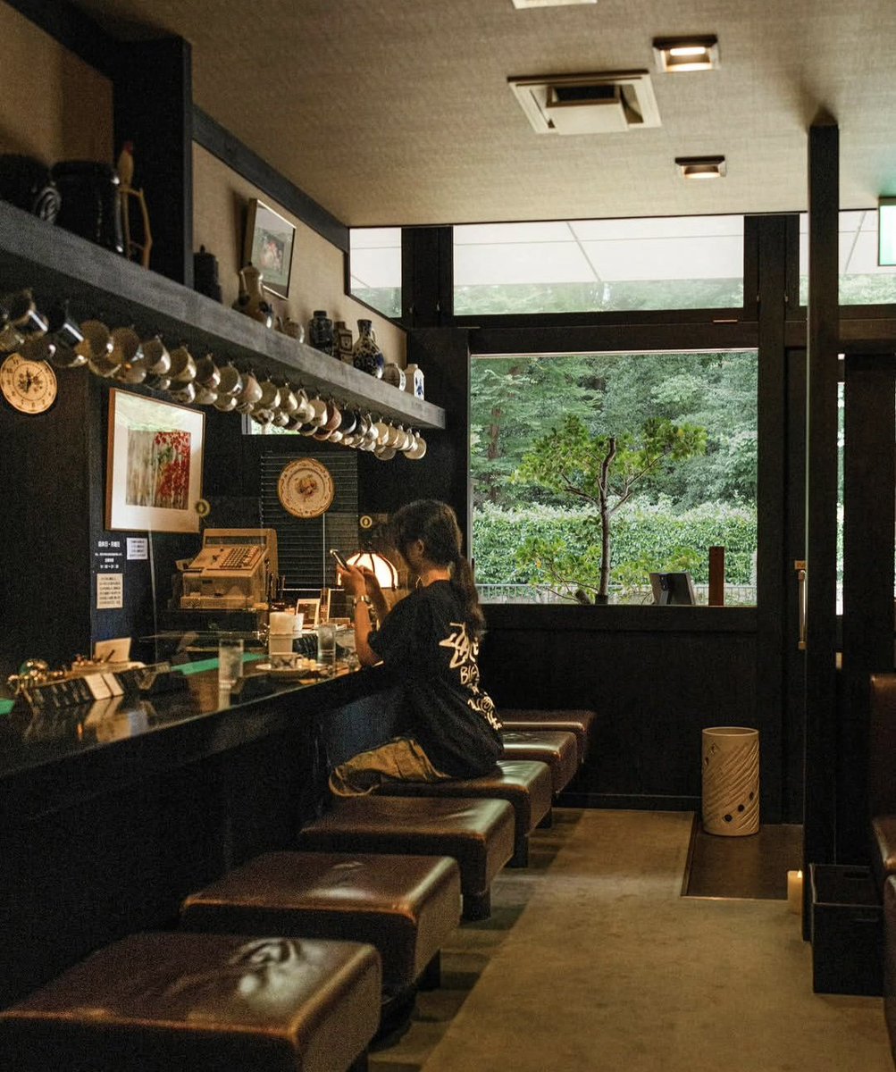 patron_666_'s tweet photo. DIA 36.
Ya es el 6 dia ablando y todo empezó con ¿GUSTAS UN CAFE?
ya no se en que taza nos quedamos  solo que hasta ella está odiando a todas esas personas y es la persona que se esta enterando de todo,la única pregunta que me repite es ¿ESTAS SEGURO ESTAR ASI? y no e contestado. https://t.co/nRTfgjTdJ8