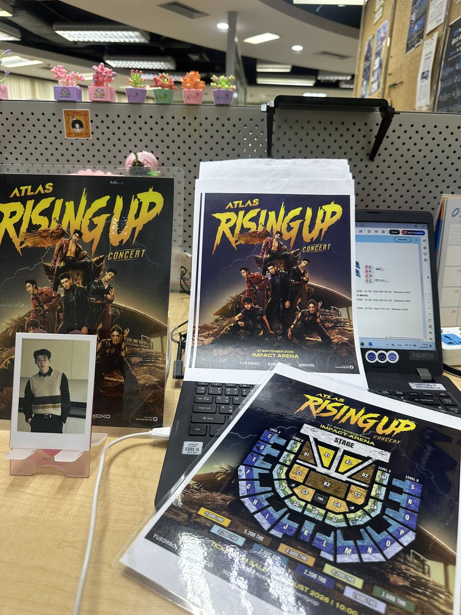 Manukurakmueng's tweet photo. ขอ how to วางตำแหน่งคอมให้เห็นชัดๆหน่อยได้ไหมคะ ทำงานไม่ถนัดเลยค่ะ ช่วยด้วย!!

#ATLASRisingUpConcert 27 กันยายนนี้ ที่ IMPACT Arena กดบัตรได้แล้ววันนี้ทาง Eventpop👉🏻 https://t.co/orYDKSSCAz
#ATLASConcert2026 https://t.co/XrextuLzZt