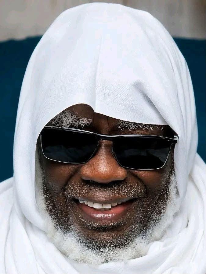abdoukhadr44's tweet photo. Bonjour !!!

Seex Ibraayma Faal Jerejef. 

Seex Muntaxa Bassiru nafi dolé yàgg té wer lolu 🙏. https://t.co/zgPIciVXeN