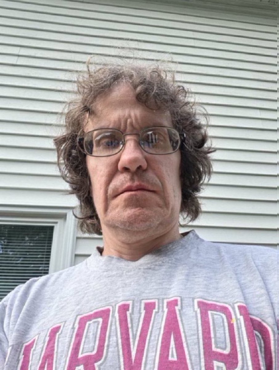 Davestevefyco's tweet photo. Looking for a friend https://t.co/GPlN8KPzjR