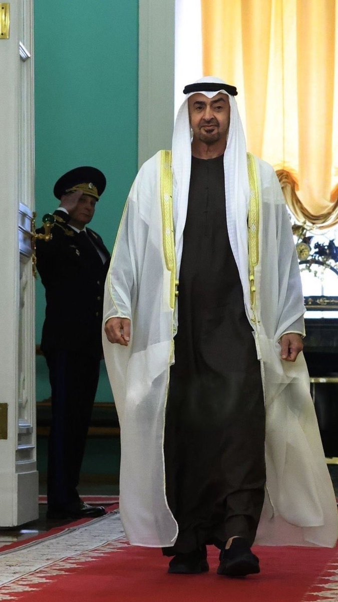 x_uae71's tweet photo. شيخ المرايل وسيدها https://t.co/xgxBwAbdJY