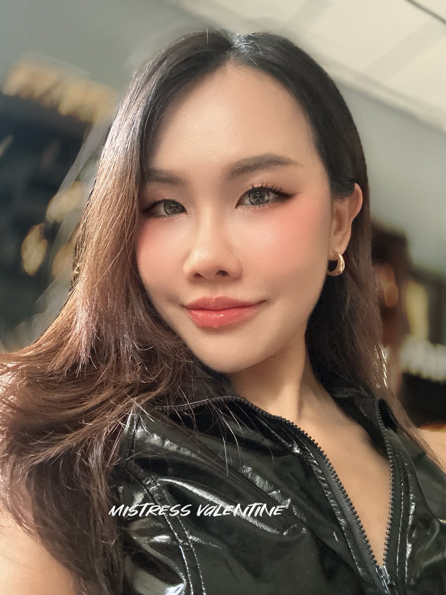valentine26668's tweet photo. I'm still here. 😘❤️ https://t.co/jpWI54nKos