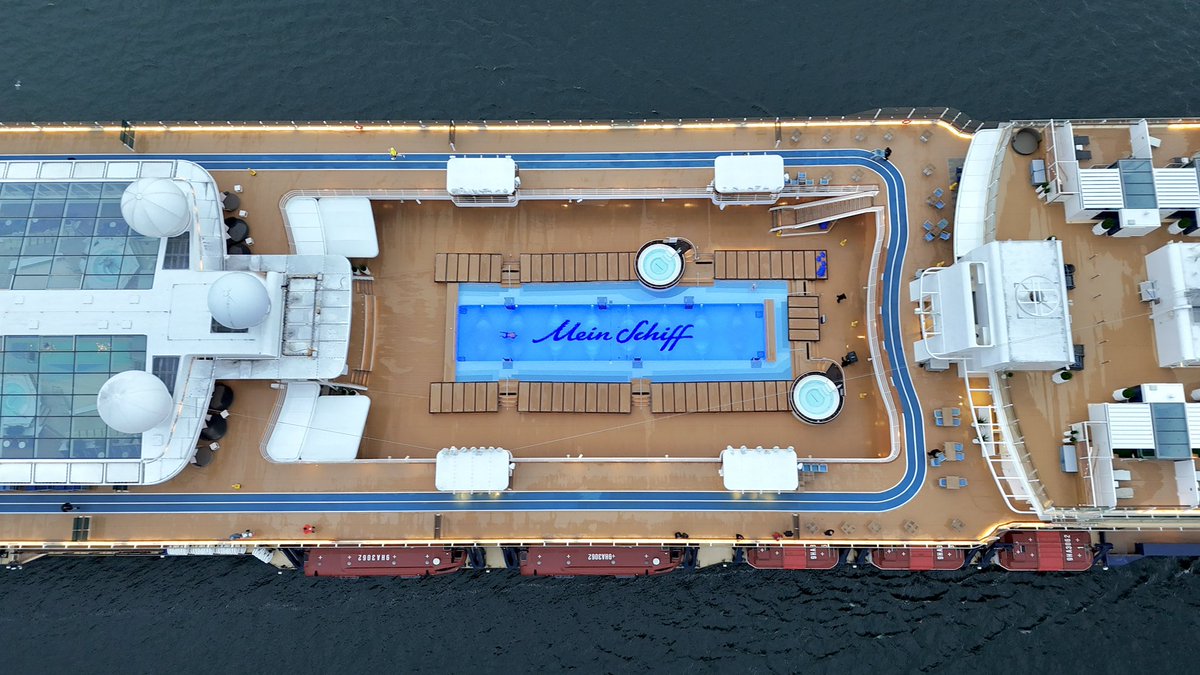 mjgardner73's tweet photo. The @tuicruises #Meinschiff3 sailing passed #Gourock inbound for #Greenock on a very grey morning๐ณ. https://t.co/7z9D8tAEnM