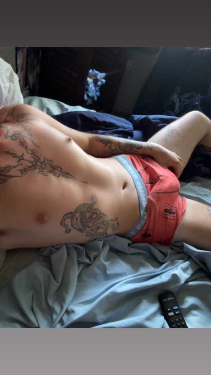TattedBradley's tweet photo. Hey Twitter 😈😜

 #gay #OF #DL #tats #underwear #kinks #chudai #hung https://t.co/Tug8Efa51B